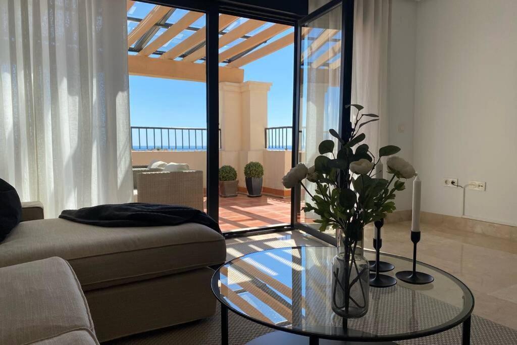 Penthouse With Sea Views In Marbella Appartement Buitenkant foto