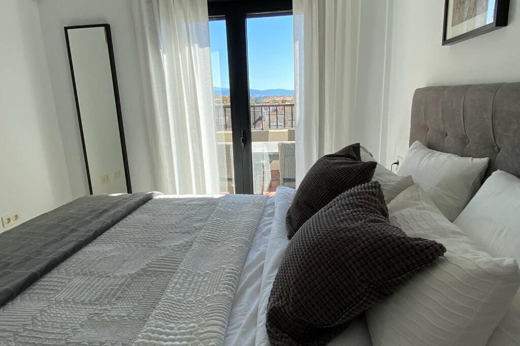 Penthouse With Sea Views In Marbella Appartement Buitenkant foto