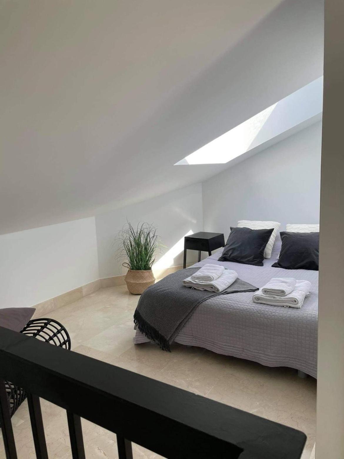 Penthouse With Sea Views In Marbella Appartement Buitenkant foto