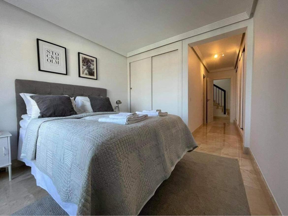 Penthouse With Sea Views In Marbella Appartement Buitenkant foto